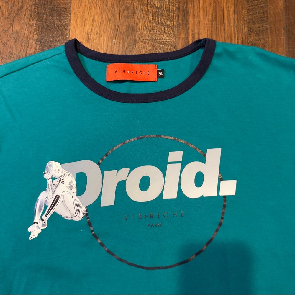 Vie + Riche Blue Graphic Tee Droid Design
